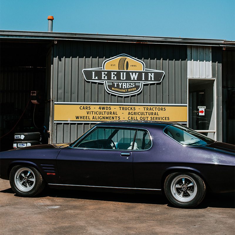 leeuwin-tyres-sign-purple-car-800x800