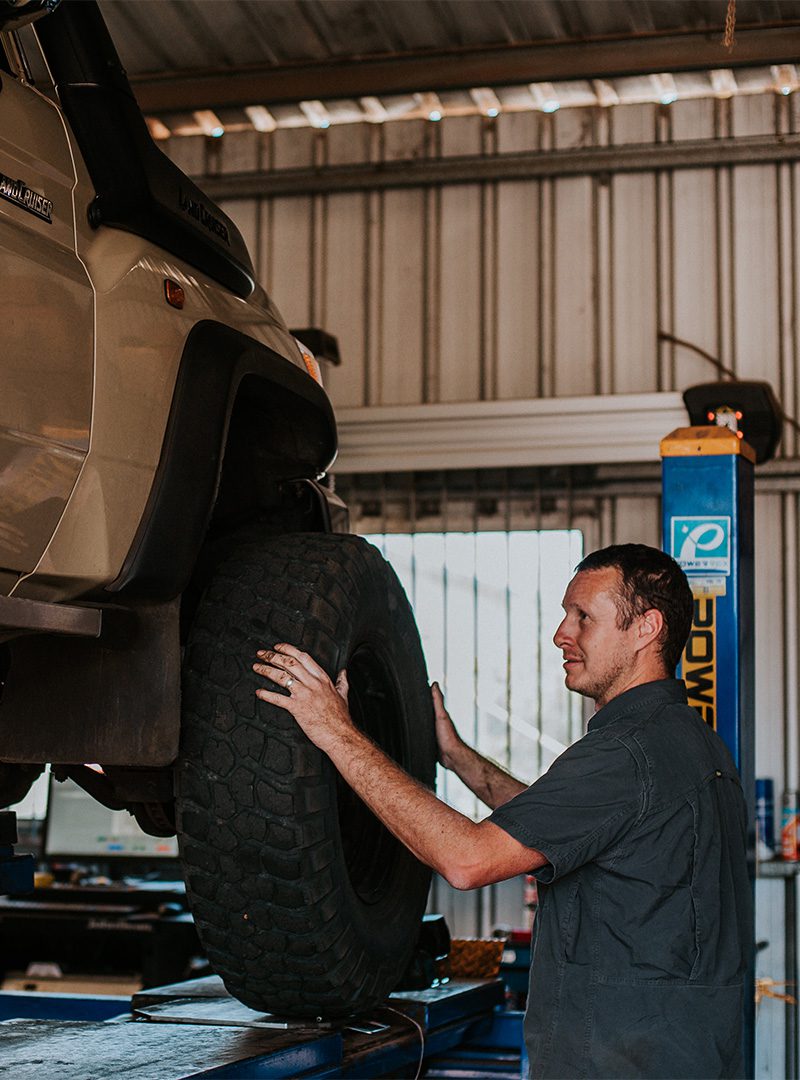 steve-tyre-replacement-800x1080